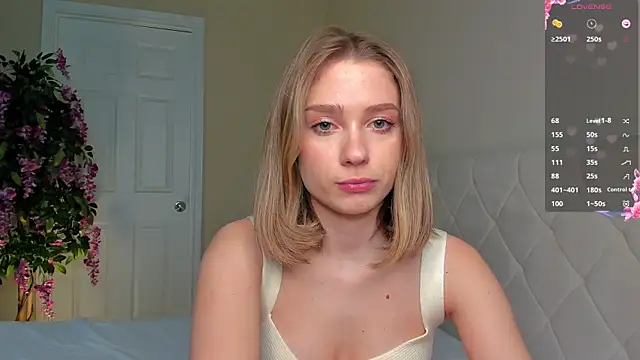 Snapshot of BabyEllen chatting on March 3, 2025, 8:43 pm BabyEllen online show from March 3, 2025, 8:43 pm