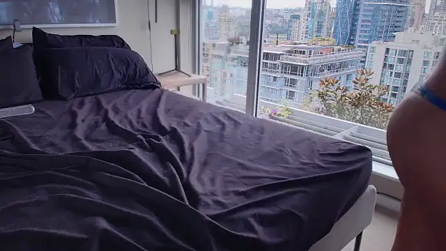 MikyFoxx online show from October 8, 2025, 7:00 pm