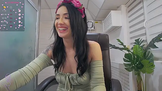 Snapshot of GlamKate chatting on March 10, 2025, 10:15 am GlamKate online show from March 10, 2025, 10:15 am