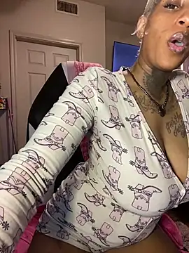 MzParker online show from February 19, 2025, 6:32 pm