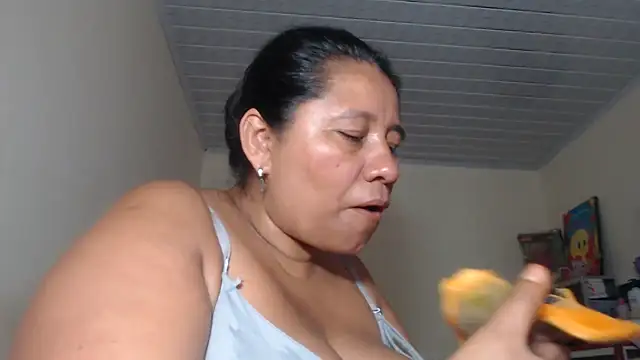 adrixxx38 online show from September 12, 2025, 6:41 pm