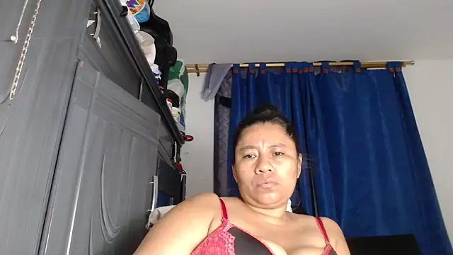 adrixxx38 online show from March 21, 2026, 8:19 am