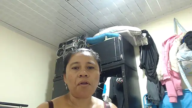 adrixxx38 online show from April 17, 2026, 8:12 pm