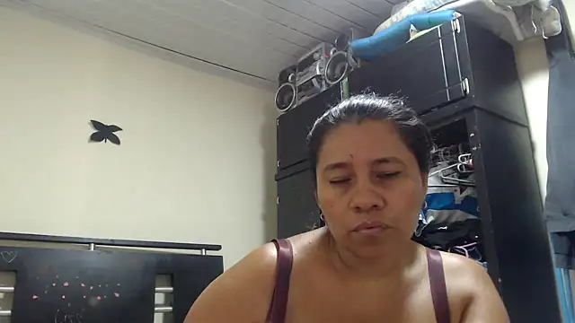 adrixxx38 online show from May 18, 2026, 7:41 pm