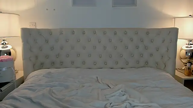 JessicaJames23 online show from December 21, 2024, 11:22 am