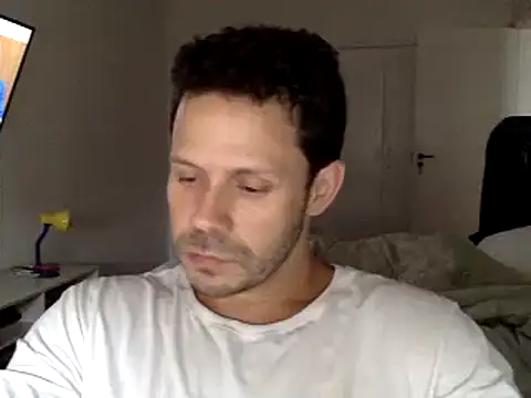 Snapshot of FelipeRiver chatting on February 4, 2025, 7:55 pm FelipeRiver online show from February 4, 2025, 7:55 pm