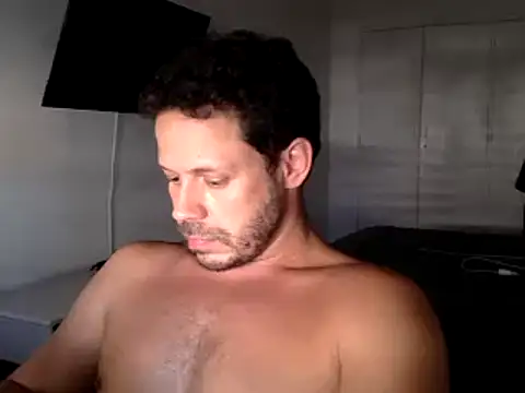 Snapshot of FelipeRiver chatting on February 11, 2025, 6:44 pm FelipeRiver online show from February 11, 2025, 6:44 pm