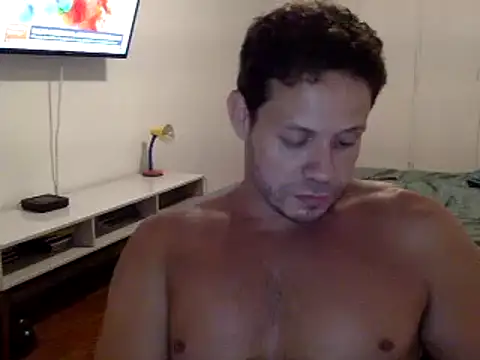 Snapshot of FelipeRiver chatting on March 10, 2025, 12:40 am FelipeRiver online show from March 10, 2025, 12:40 am