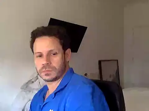 Snapshot of FelipeRiver chatting on October 1, 2025, 1:28 pm FelipeRiver online show from October 1, 2025, 1:28 pm