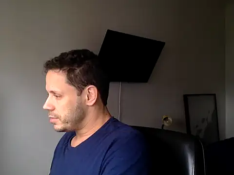 Snapshot of FelipeRiver chatting on October 9, 2025, 2:04 pm FelipeRiver online show from October 9, 2025, 2:04 pm