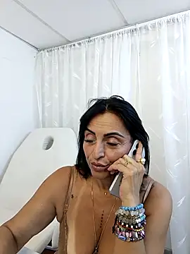 zullyxhot online show from April 24, 2026, 10:45 pm