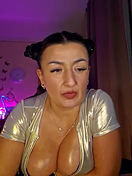 Snapshot of Hotangel75 chatting on January 31, 2026, 7:11 pm Hotangel75 online show from January 31, 2026, 7:11 pm