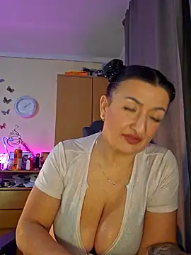 Snapshot of Hotangel75 chatting on February 8, 2026, 4:10 pm Hotangel75 online show from February 8, 2026, 4:10 pm