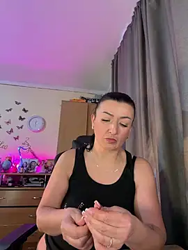 Snapshot of Hotangel75 chatting on February 12, 2026, 9:15 am Hotangel75 online show from February 12, 2026, 9:15 am