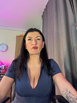 Snapshot of Hotangel75 chatting on February 24, 2026, 10:24 am Hotangel75 online show from February 24, 2026, 10:24 am