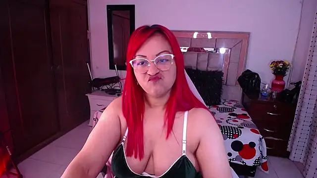 salomecastro  online show from February 4, 2025, 1:23 am