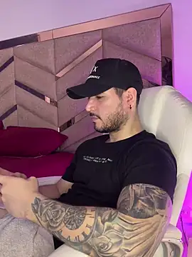 nicolasx1000 online show from March 4, 2025, 9:54 pm