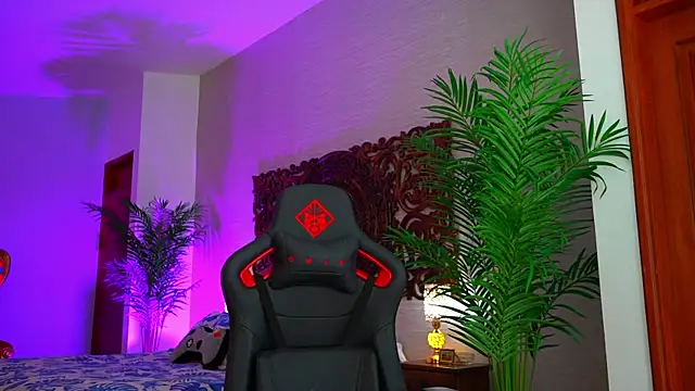 ambarEvans online show from December 1, 2024, 8:09 pm