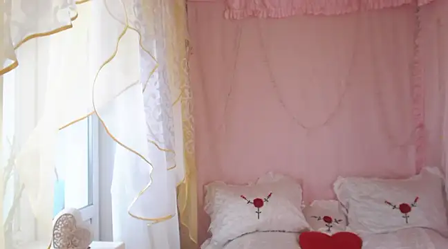 SunnySylvia online show from March 18, 2025, 12:25 pm