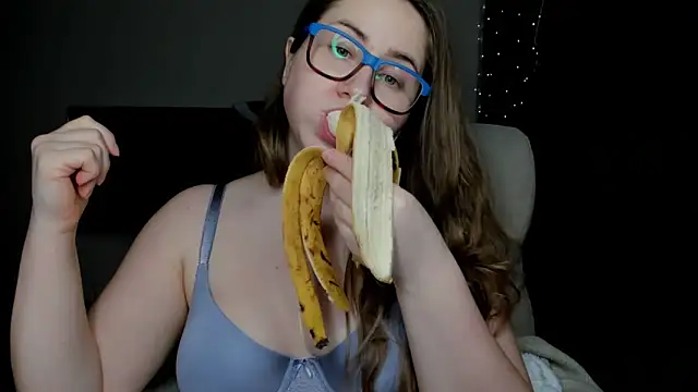 SeasonalSomeone online show from December 21, 2025, 9:55 pm