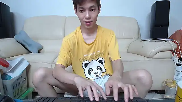 Snapshot of andrewooi chatting on April 23, 2026, 1:57 pm andrewooi online show from April 23, 2026, 1:57 pm