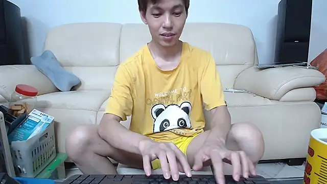 Snapshot of andrewooi chatting on May 14, 2026, 1:29 pm andrewooi online show from May 14, 2026, 1:29 pm