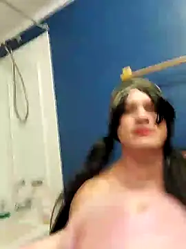 Snapshot of MaddyC6992 chatting on December 30, 2024, 9:27 am MaddyC6992 online show from December 30, 2024, 9:27 am