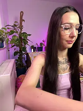 Trixie-Tainted online show from February 14, 2025, 10:17 am