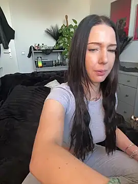 Trixie-Tainted online show from April 15, 2026, 2:24 pm