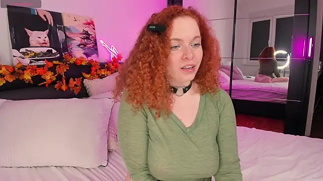 Snapshot of YammyPie chatting on November 2, 2025, 9:06 pm YammyPie online show from November 2, 2025, 9:06 pm