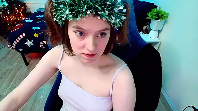 CranberryHot online show from February 2, 2026, 2:49 pm