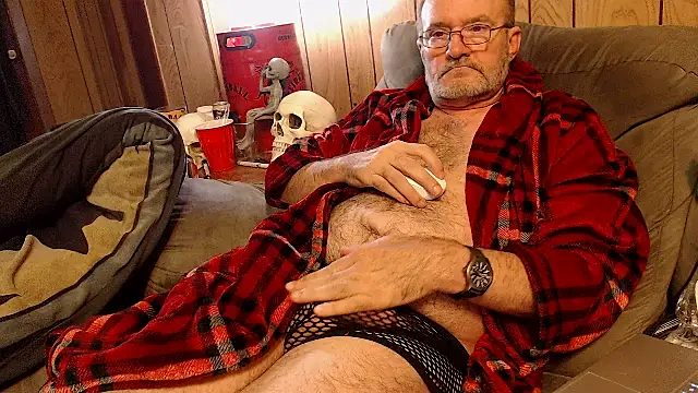 Snapshot of snickers1 chatting on October 30, 2025, 12:45 am snickers1 online show from October 30, 2025, 12:45 am