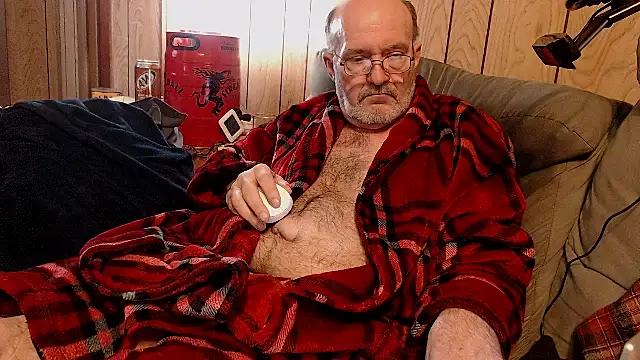 snickers1 online show from December 17, 2025, 2:56 pm