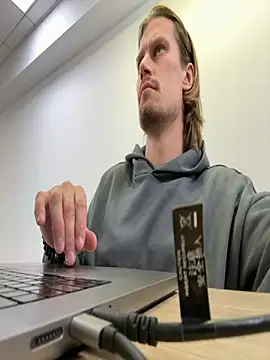 fmodel online show from November 25, 2025, 12:49 pm