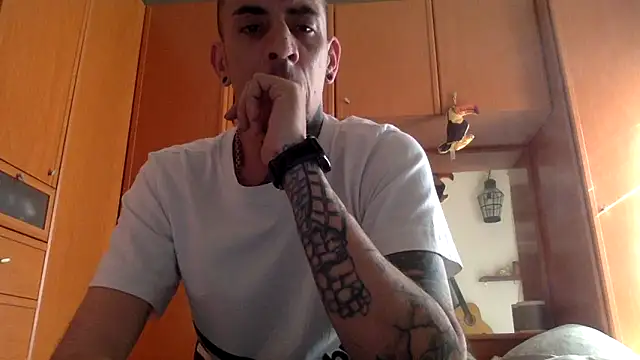 pareja2933 online show from April 10, 2026, 3:28 pm