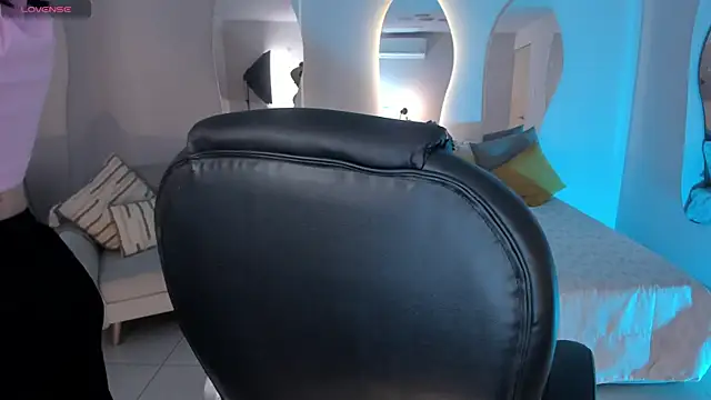 MorganHicks online show from February 11, 2025, 6:44 pm