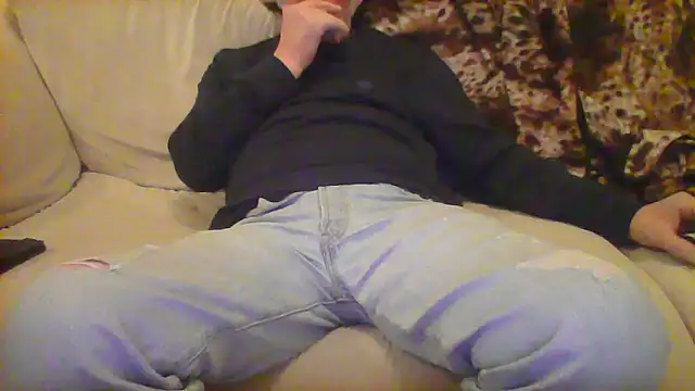 Snapshot of CastTaurus chatting on December 2, 2025, 8:08 am CastTaurus online show from December 2, 2025, 8:08 am