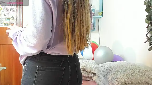 DestinyHills online show from March 9, 2026, 12:09 pm