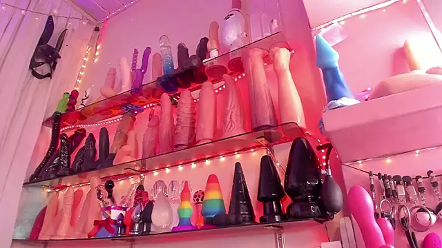 christymilkk online show from December 16, 2024, 2:36 am