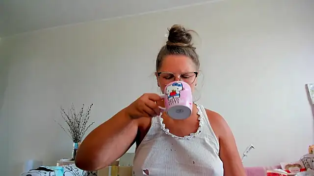 IamYourNarcotic online show from September 9, 2025, 6:02 am