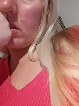 Mllesha74000 online show from November 16, 2025, 6:46 pm