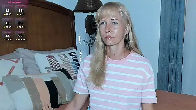 Christine 35 online show from October 30, 2025, 12:50 pm