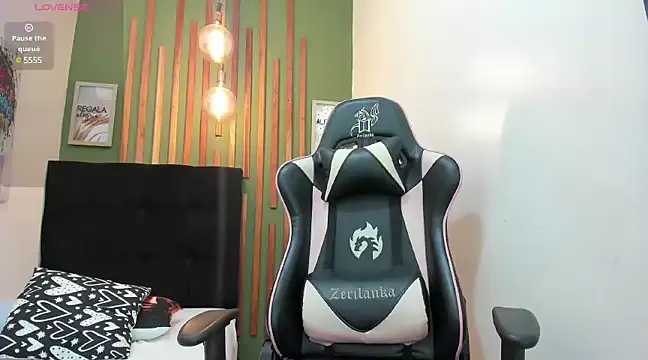 Sharloth milf online show from March 6, 2025, 3:56 pm