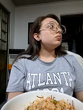 linda-schmidt online show from December 4, 2025, 9:23 pm