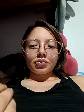 Snapshot of linda-schmidt chatting on June 5, 2026, 1:34 am linda-schmidt online show from June 5, 2026, 1:34 am