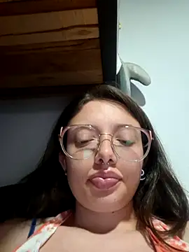 Snapshot of linda-schmidt chatting on June 14, 2026, 2:24 am linda-schmidt online show from June 14, 2026, 2:24 am