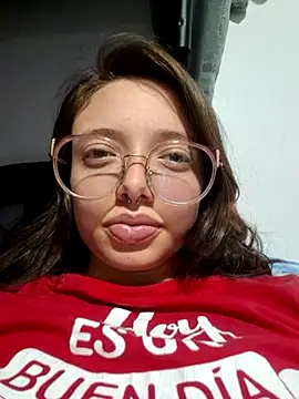Snapshot of linda-schmidt chatting on June 25, 2026, 12:32 am linda-schmidt online show from June 25, 2026, 12:32 am
