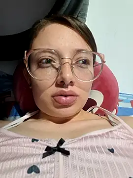 Snapshot of linda-schmidt chatting on July 2, 2026, 1:27 am linda-schmidt online show from July 2, 2026, 1:27 am