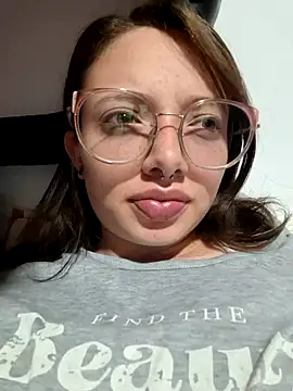 Snapshot of linda-schmidt chatting on July 18, 2026, 4:49 am linda-schmidt online show from July 18, 2026, 4:49 am