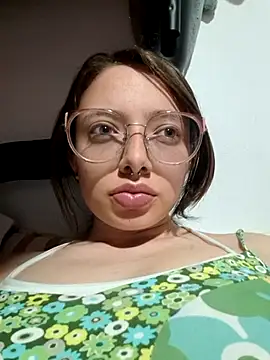 Snapshot of linda-schmidt chatting on July 19, 2026, 3:21 am linda-schmidt online show from July 19, 2026, 3:21 am